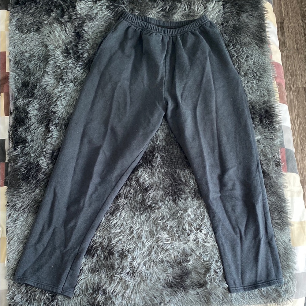 Hanes black ankle-length sweatpants without drawstrings